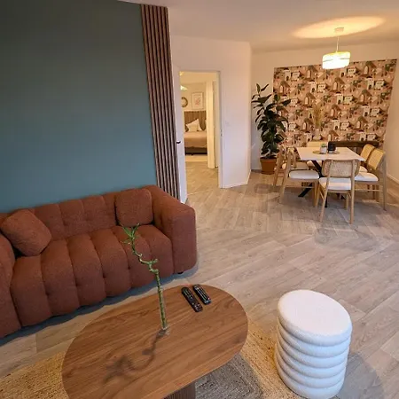 Le 143 Blum, 2 Bedrooms, 5 Personnes شقة *